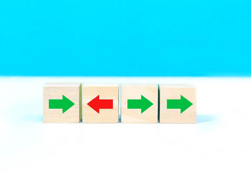 Blocks with arrows in different directions