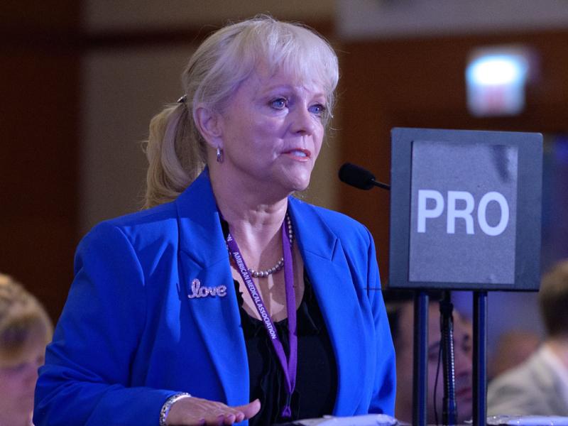 2023 Annual Meeting HOD delegate at mic