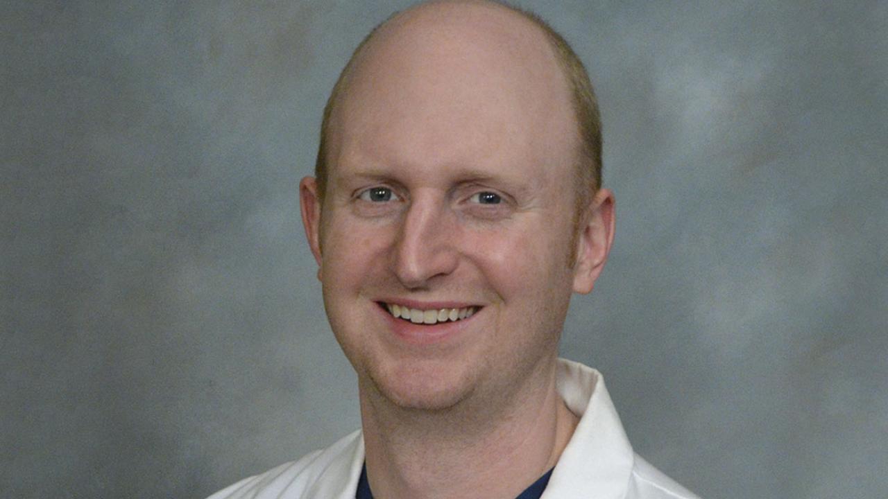 What it's like to specialize in emergency medicine: Shadowing Dr. Davis ...