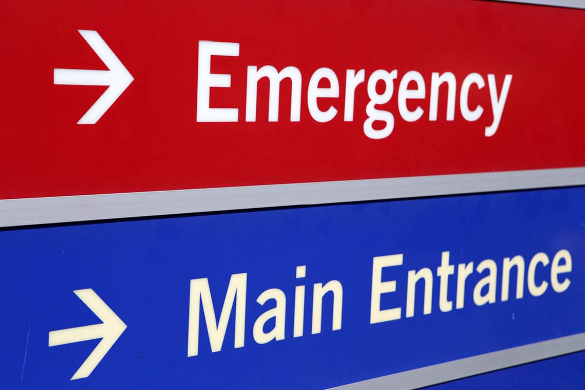 Hospital emergency and main entrance signs