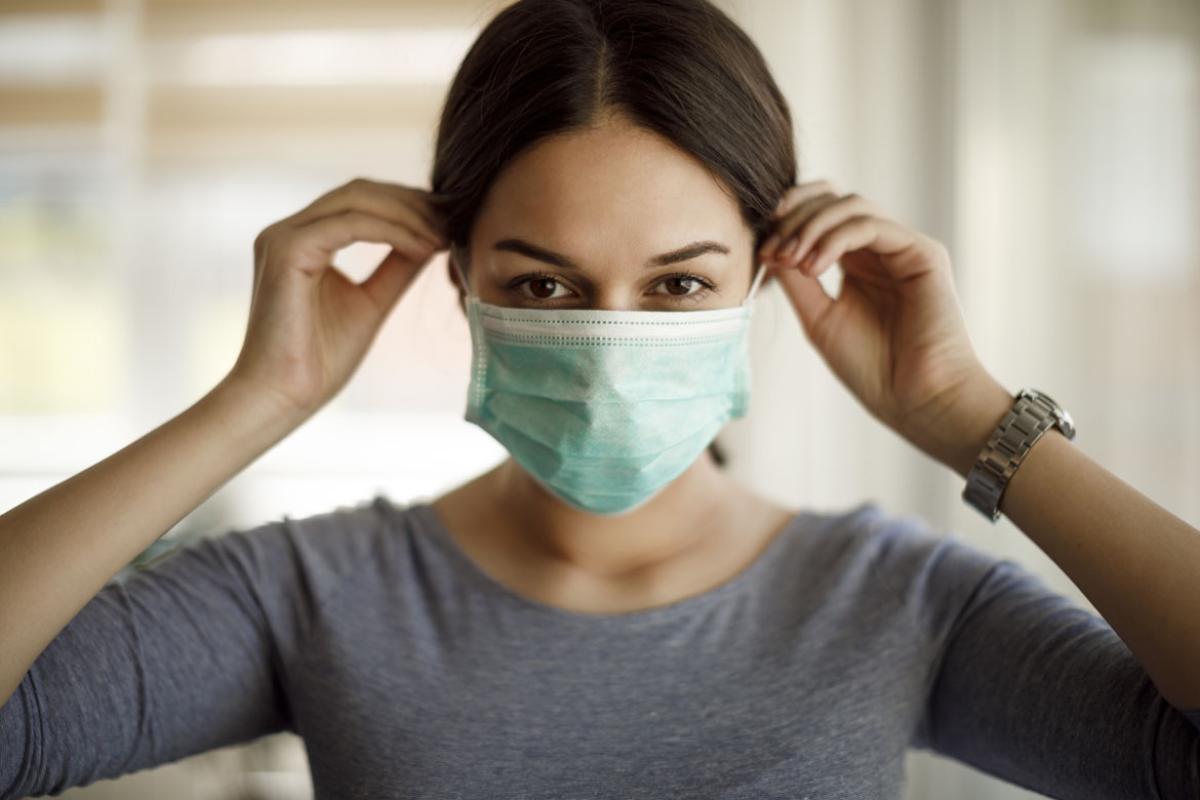 Person wearing facemask