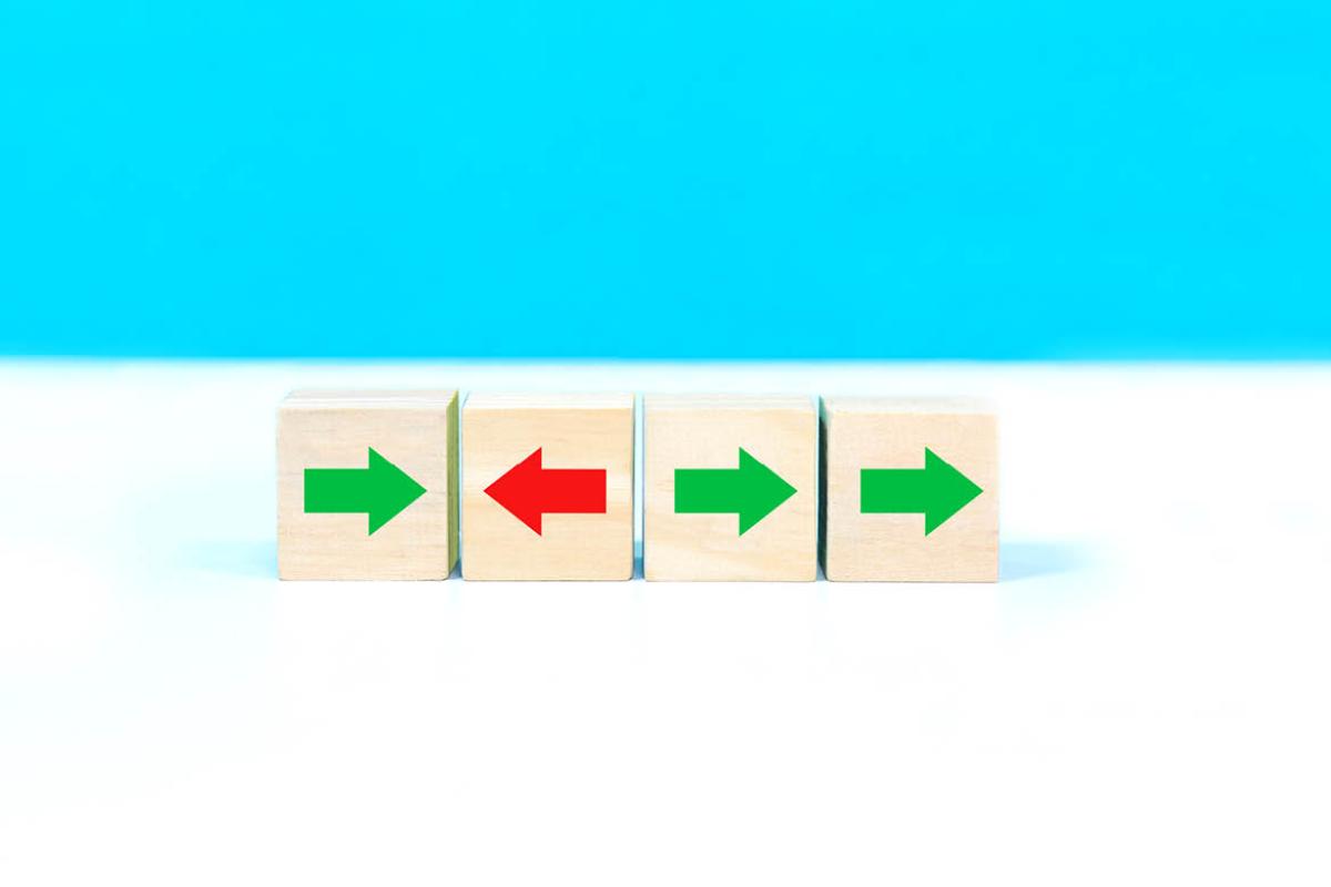 Blocks with arrows in different directions