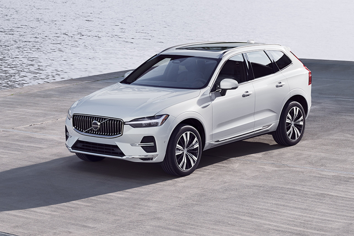 Volvo XC60 (full view)