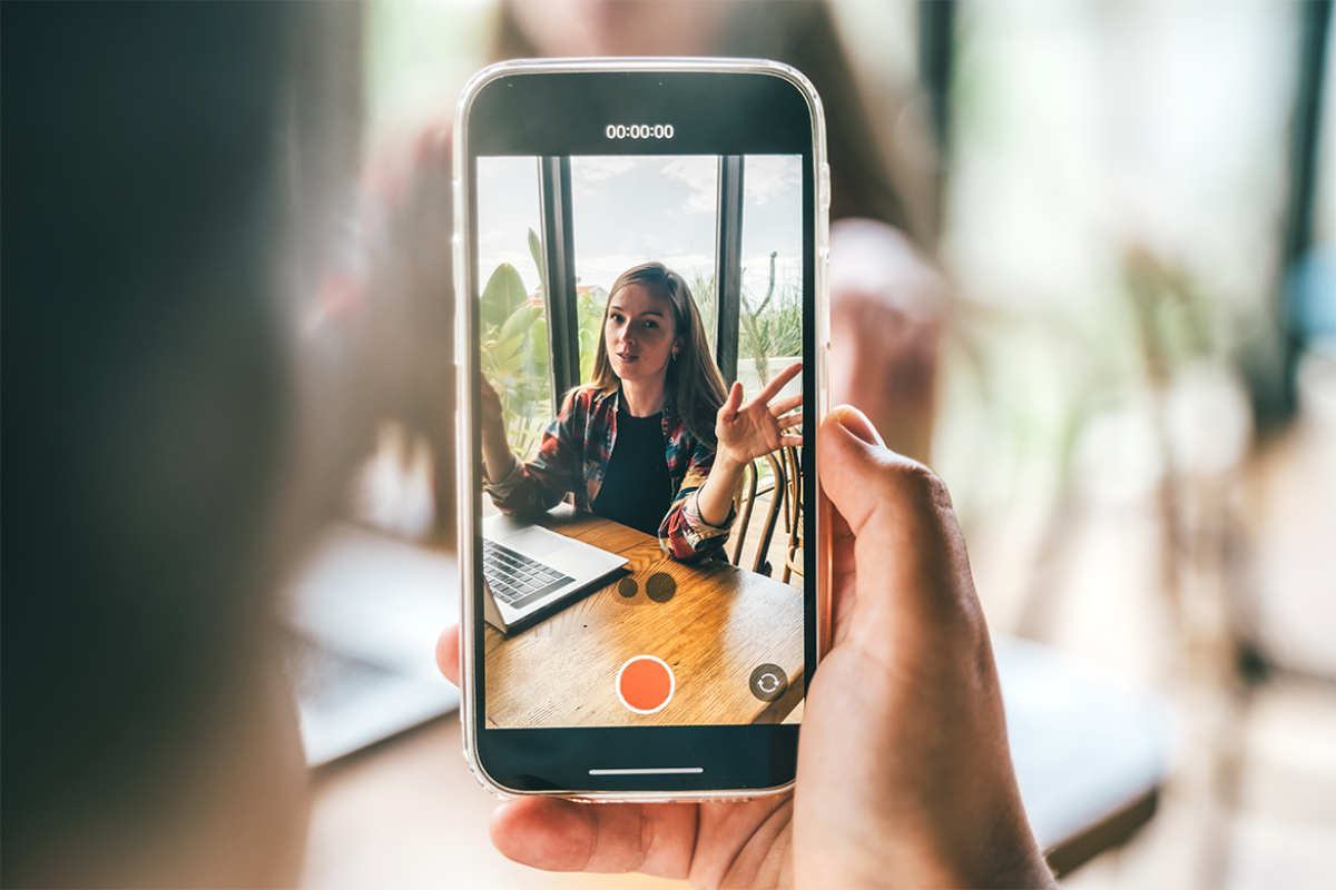 Device screen recording a  video
